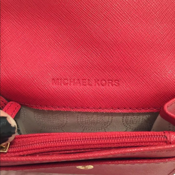 PRICE REDUCED‼️MICHAEL KORS WALLET red jet - Picture 6 of 8